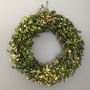 16” Preserved Boxwood Wreath